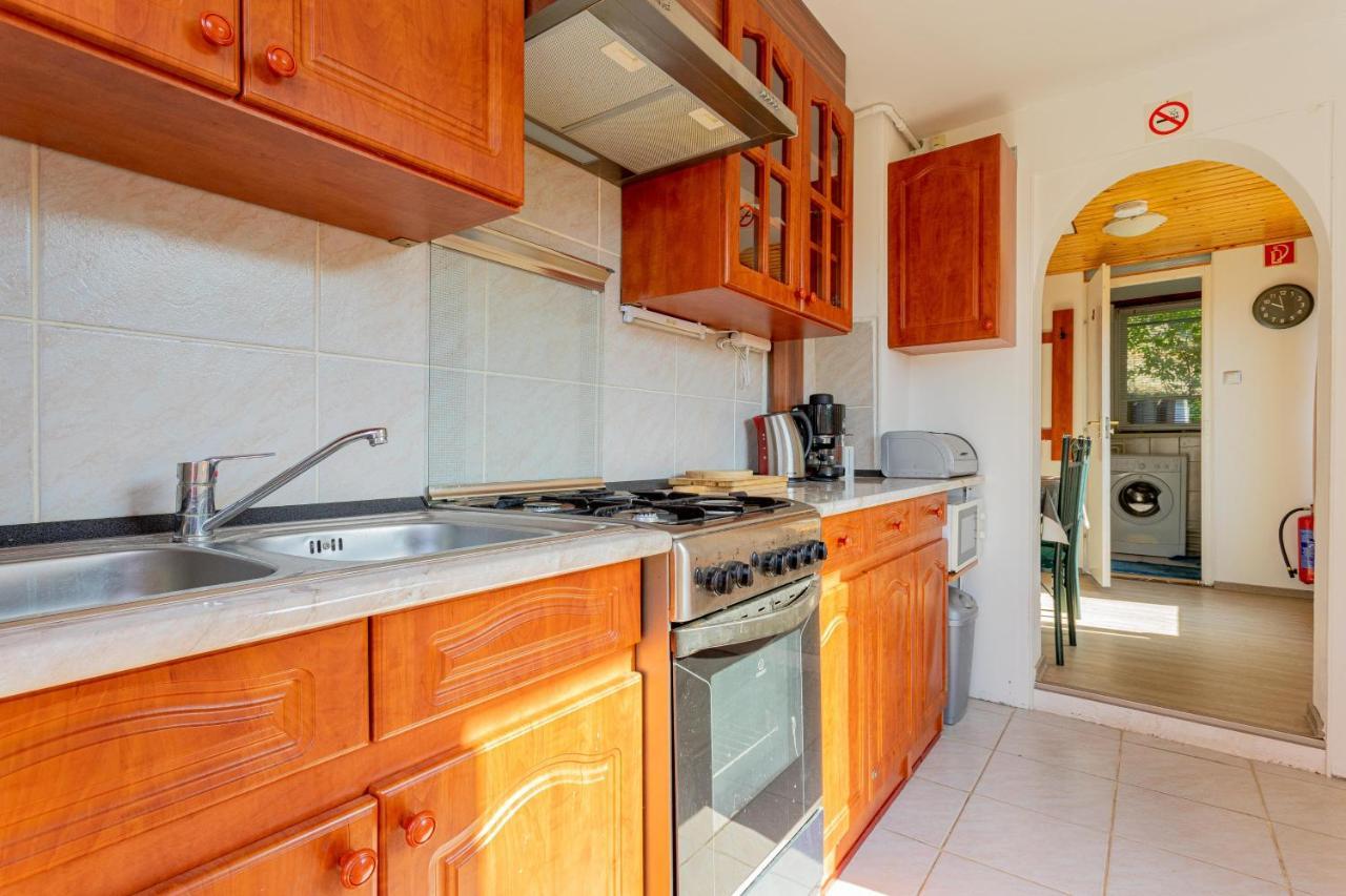 Panorama Apartmanhaz Έστεργκομ Εξωτερικό φωτογραφία