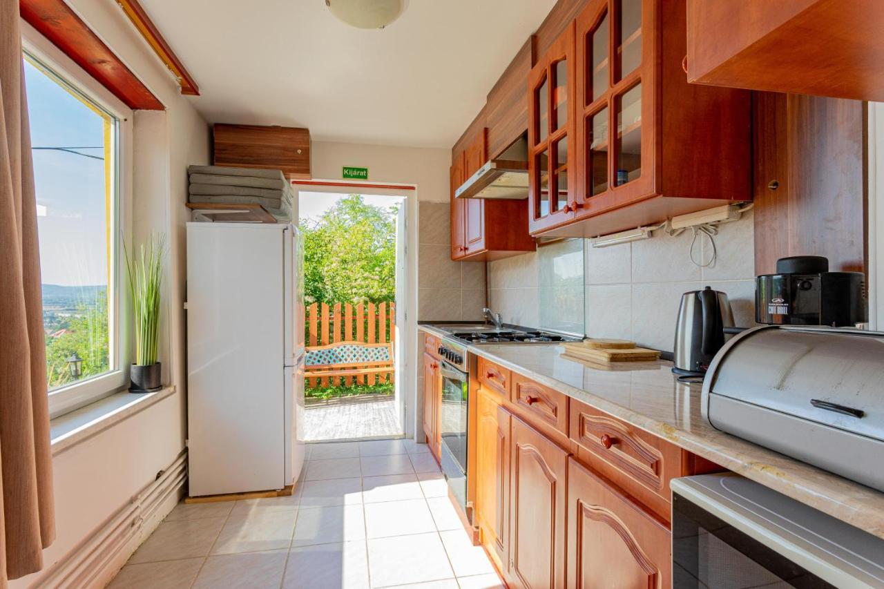 Panorama Apartmanhaz Έστεργκομ Εξωτερικό φωτογραφία