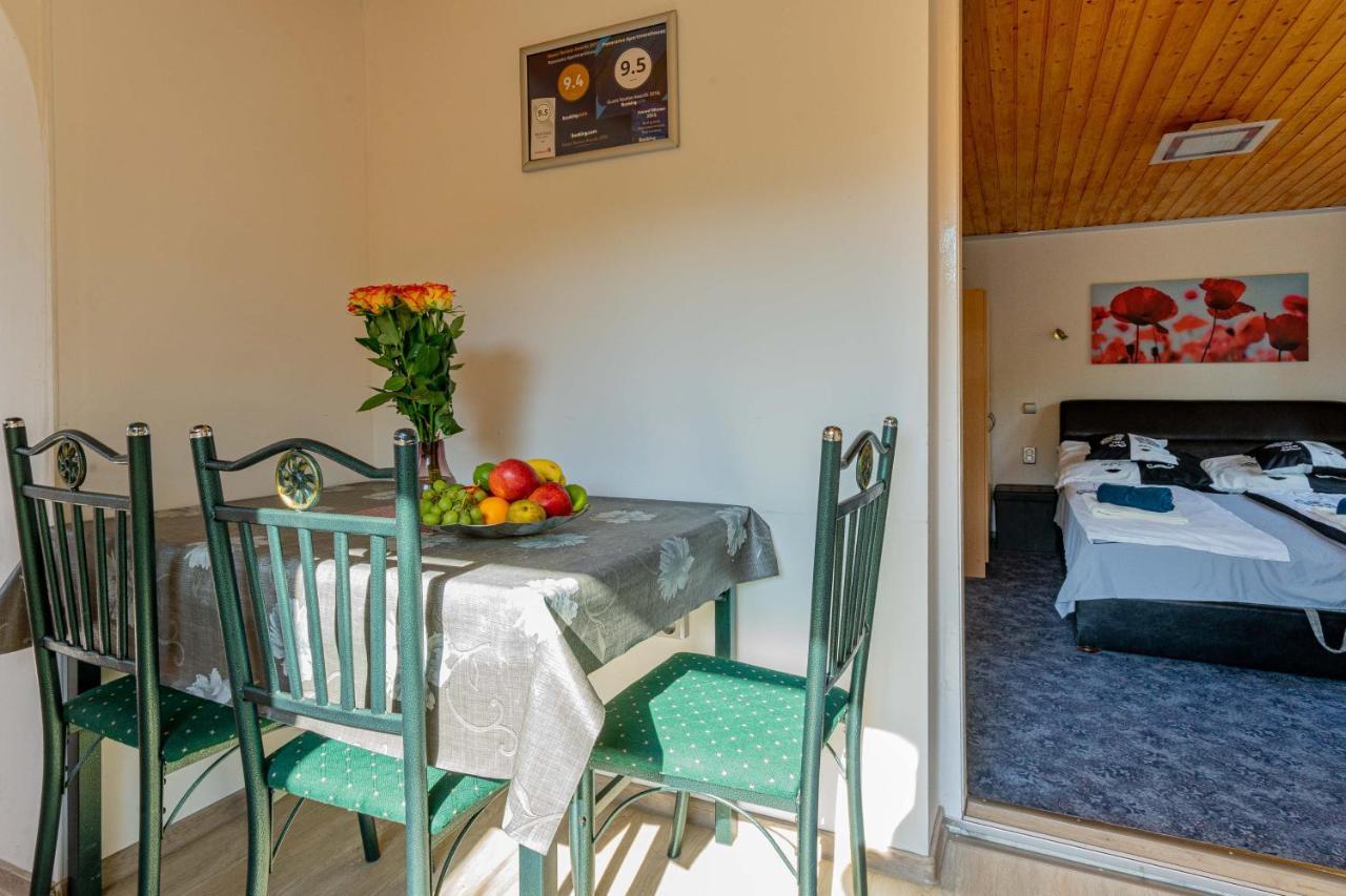 Panorama Apartmanhaz Έστεργκομ Εξωτερικό φωτογραφία