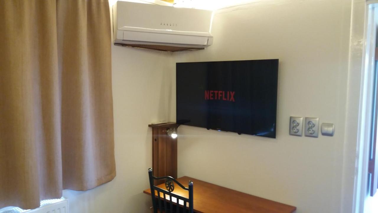 Panorama Apartmanhaz Έστεργκομ Εξωτερικό φωτογραφία
