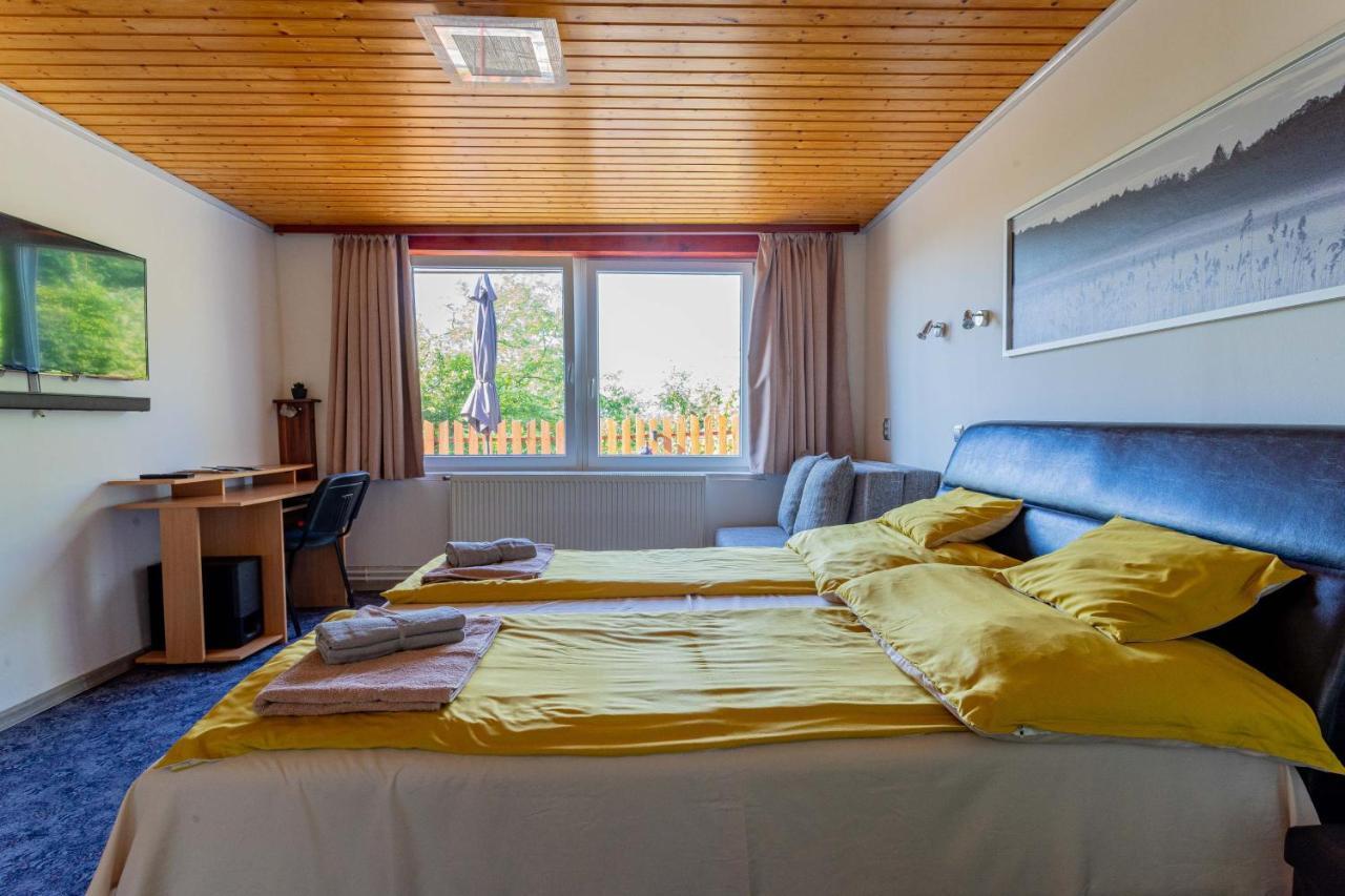 Panorama Apartmanhaz Έστεργκομ Εξωτερικό φωτογραφία