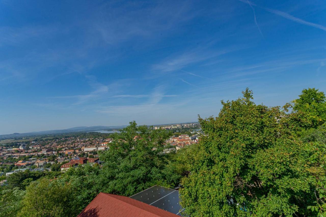 Panorama Apartmanhaz Έστεργκομ Εξωτερικό φωτογραφία